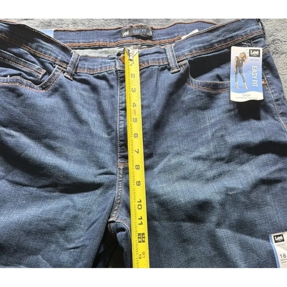Lee Women's Easy Fit Dallas Crop Crop Just Below the Waist Blue Jeans 18M NWT